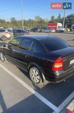Седан Opel Astra 2008 в Гайсину