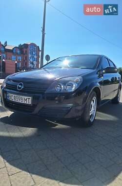 Хэтчбек Opel Astra 2004 в 