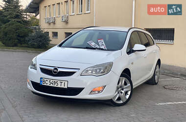 Универсал Opel Astra 2011 в 