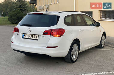 Универсал Opel Astra 2011 в 