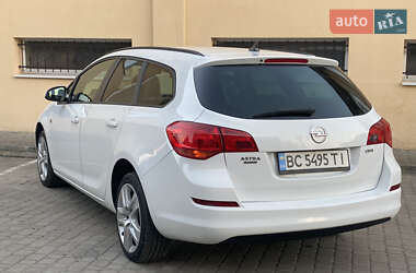 Универсал Opel Astra 2011 в 