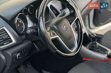 Универсал Opel Astra 2011 в 