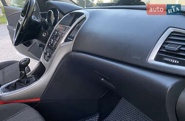 Универсал Opel Astra 2011 в 