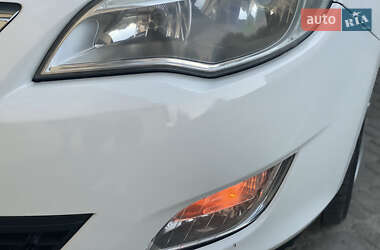 Универсал Opel Astra 2011 в 