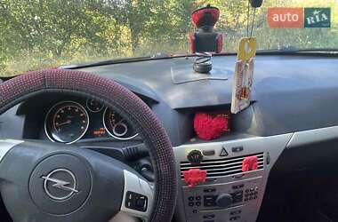 Купе Opel Astra 2008 в Львове
