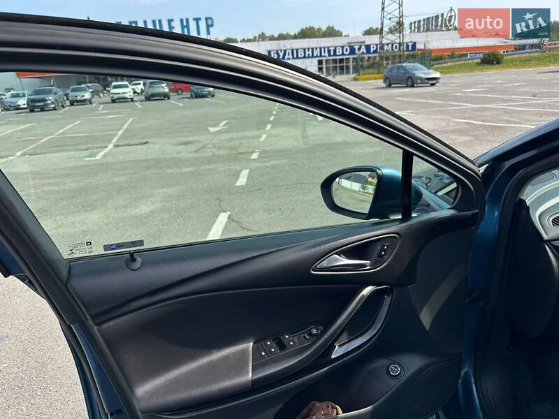 Универсал Opel Astra 2016 в Ужгороде