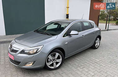 Хэтчбек Opel Astra 2010 в 