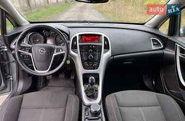 Хэтчбек Opel Astra 2010 в 