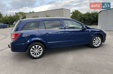 Универсал Opel Astra 2010 в 