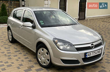 Хэтчбек Opel Astra 2004 в 