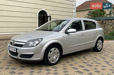 Хэтчбек Opel Astra 2004 в 