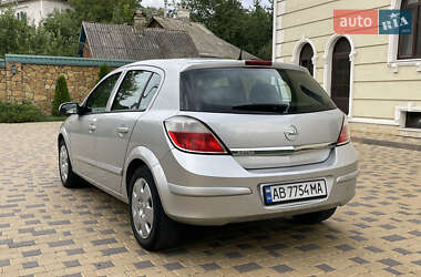 Хэтчбек Opel Astra 2004 в 
