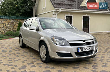 Хэтчбек Opel Astra 2004 в 