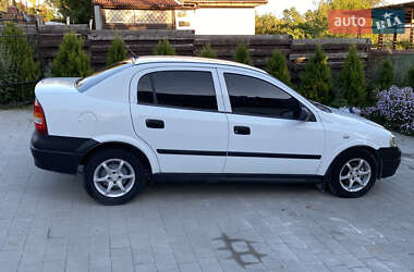 Седан Opel Astra 2000 в 