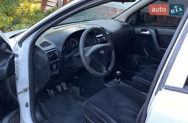 Седан Opel Astra 2000 в 