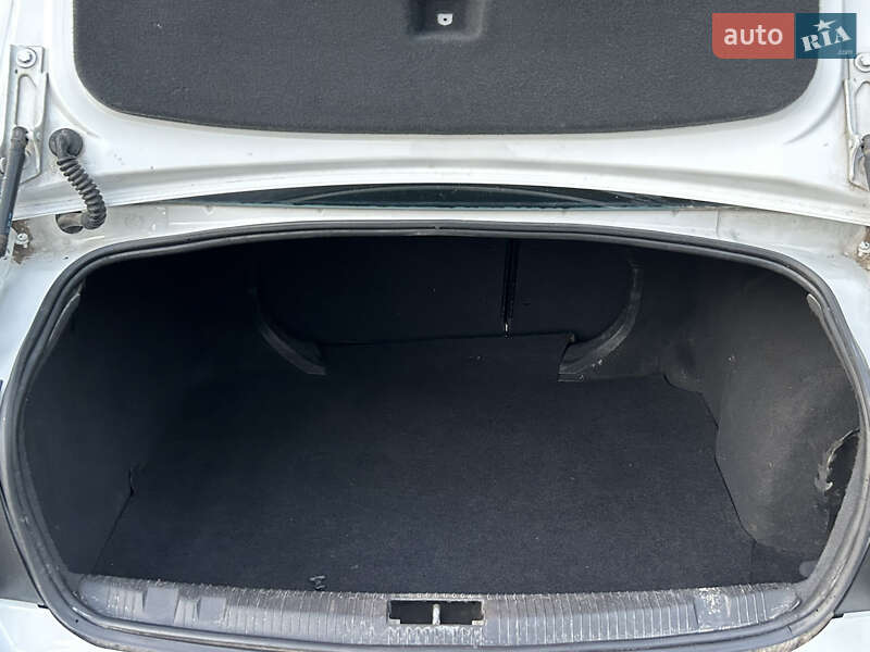 Седан Opel Astra 2012 в Прилуках