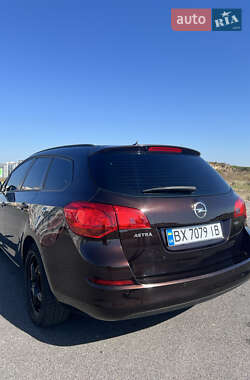 Универсал Opel Astra 2011 в 