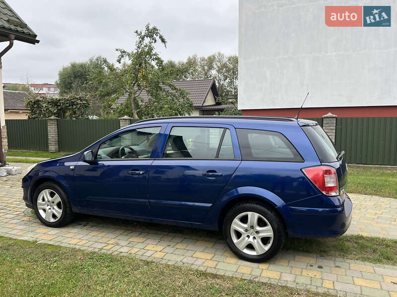Универсал Opel Astra 2008 в Яворове