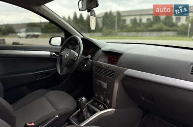 Универсал Opel Astra 2006 в 