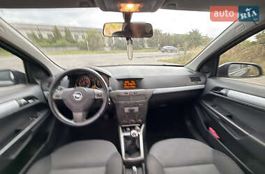 Универсал Opel Astra 2006 в 
