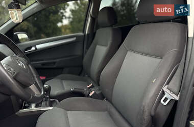 Универсал Opel Astra 2006 в 