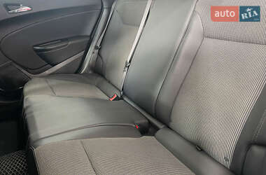 Универсал Opel Astra 2015 в 