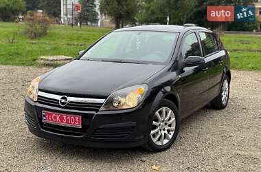 Хэтчбек Opel Astra 2005 в Долине