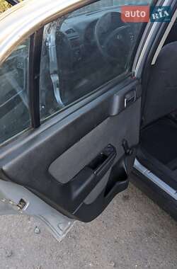 Хэтчбек Opel Astra 2002 в 