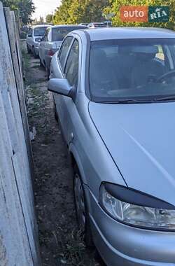 Хэтчбек Opel Astra 2002 в 