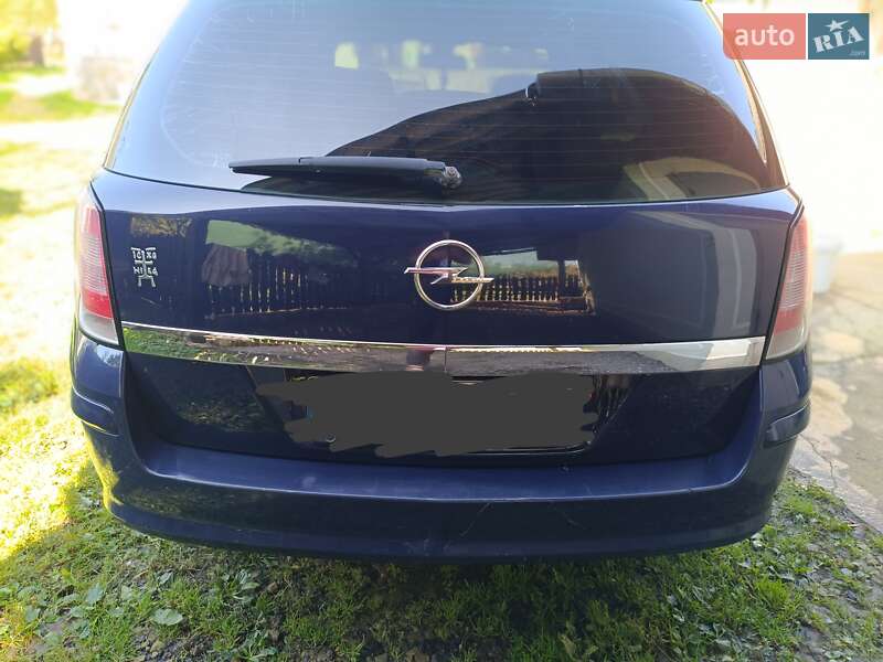 Универсал Opel Astra 2005 в Долине
