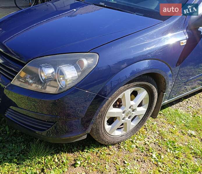 Универсал Opel Astra 2005 в Долине