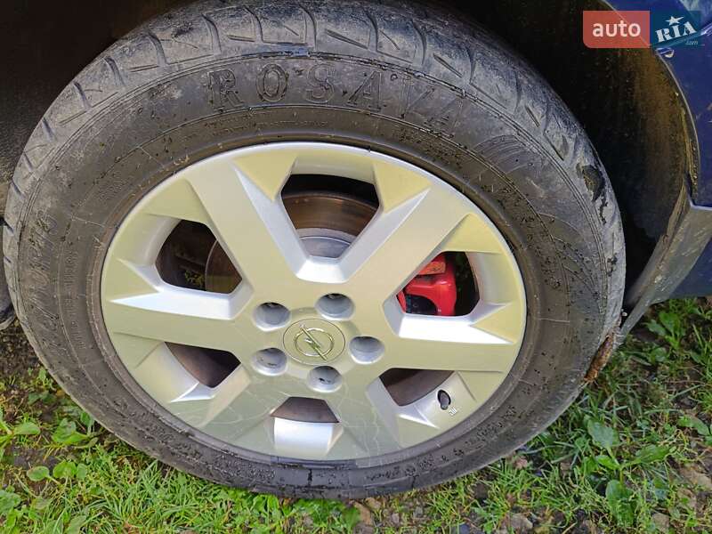 Универсал Opel Astra 2005 в Долине