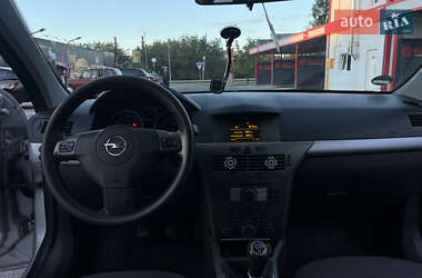 Универсал Opel Astra 2005 в 