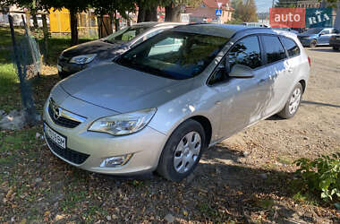 Универсал Opel Astra 2012 в Черновцах