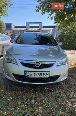 Универсал Opel Astra 2012 в 