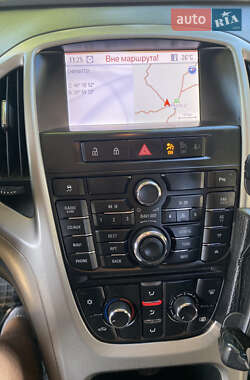 Универсал Opel Astra 2012 в 