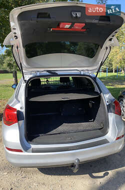 Универсал Opel Astra 2012 в 