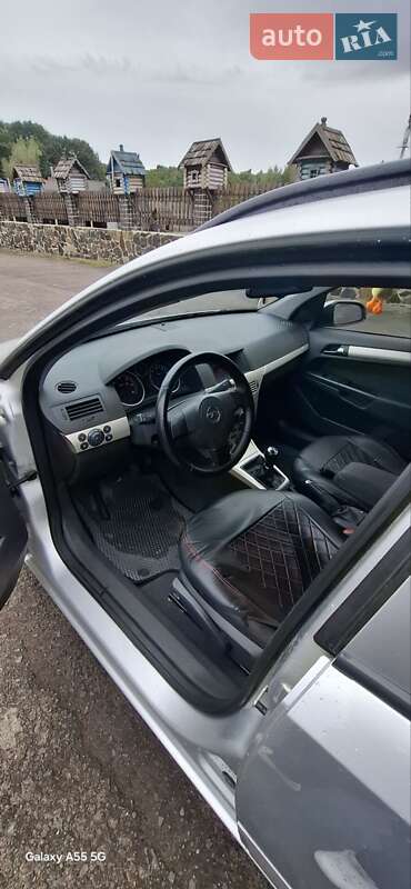 Универсал Opel Astra 2008 в Ровно