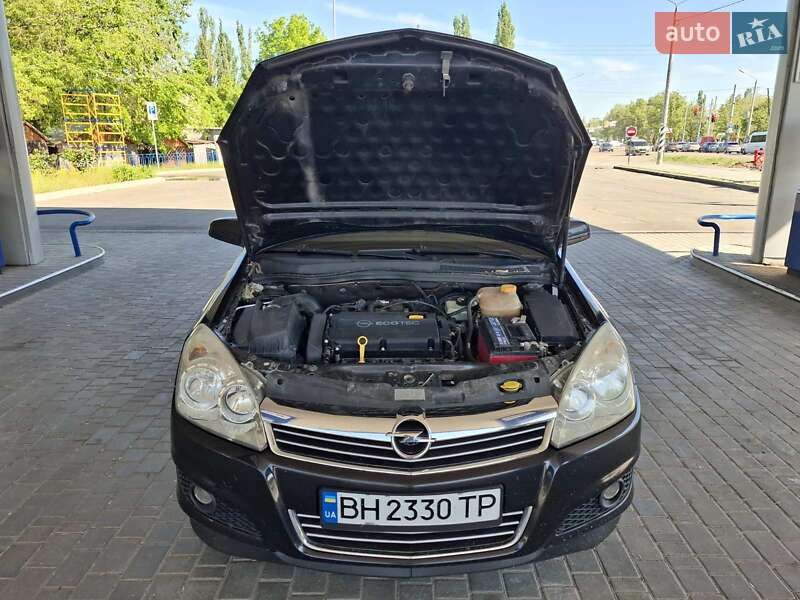 Хэтчбек Opel Astra 2008 в Николаеве