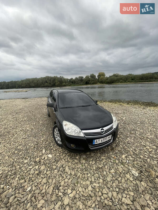 Универсал Opel Astra 2008 в Ивано-Франковске