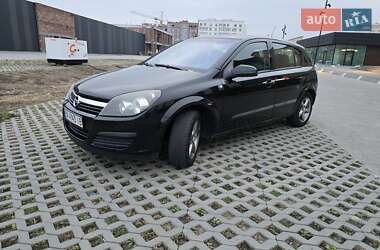 Хэтчбек Opel Astra 2006 в 