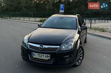 Универсал Opel Astra 2010 в Полтаве