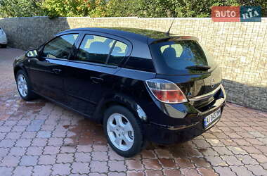 Хэтчбек Opel Astra 2007 в 