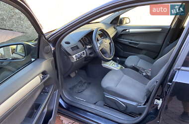 Хэтчбек Opel Astra 2007 в 