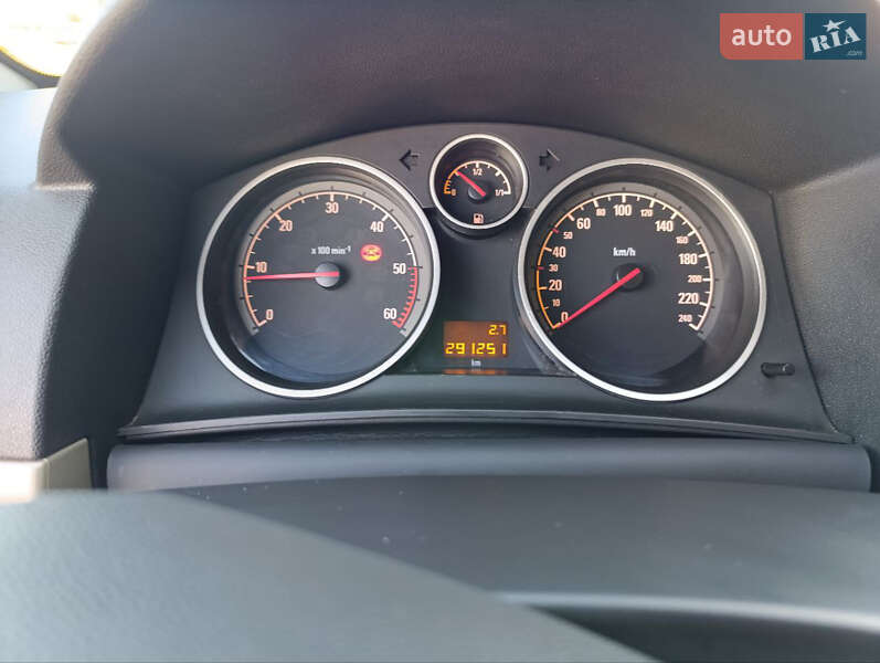 Универсал Opel Astra 2008 в Тростянце