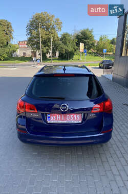 Универсал Opel Astra 2011 в 
