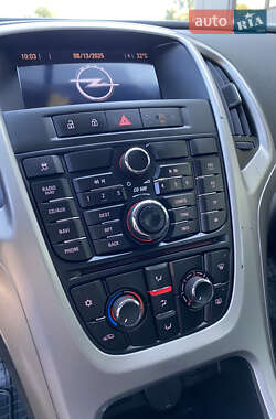 Универсал Opel Astra 2011 в 