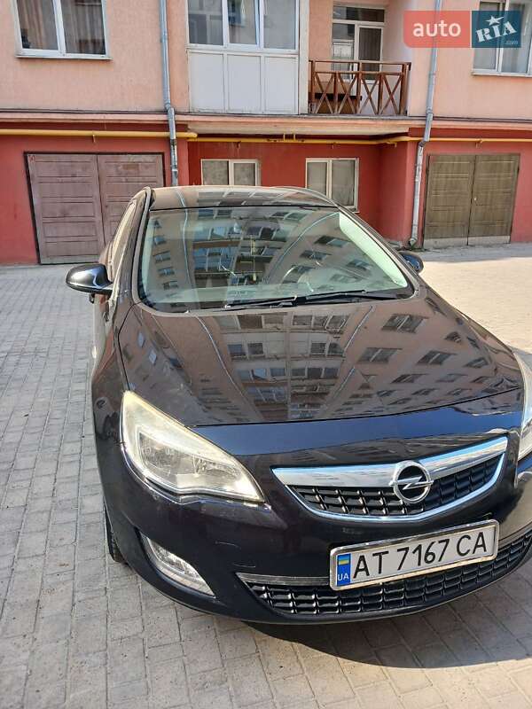 Opel Astra 2011