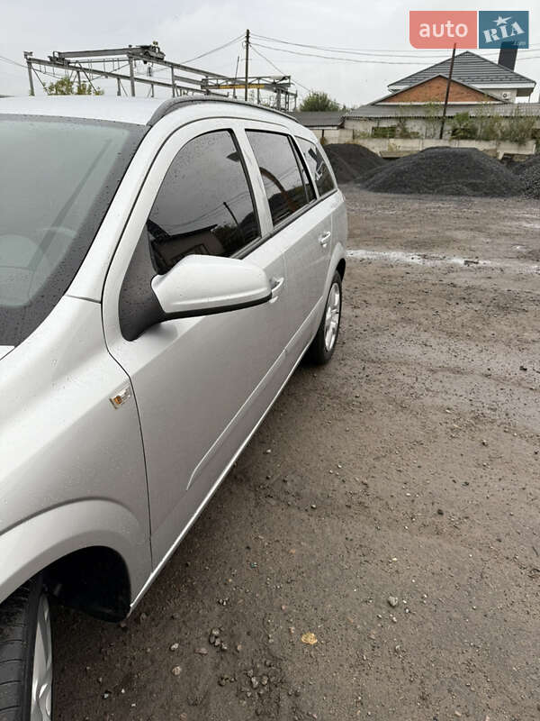 Универсал Opel Astra 2008 в Луцке