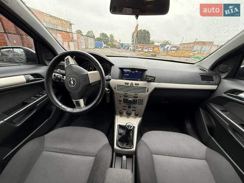 Универсал Opel Astra 2008 в Луцке